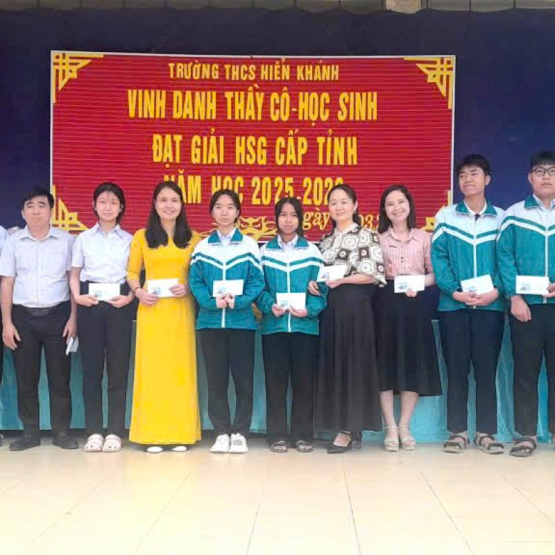 Trường THCS Hiển Khánh tuyên dương khen thưởng học sinh đạt giải trong kỳ thi học sinh giỏi cấp tỉnh THCS năm học 2025-2026