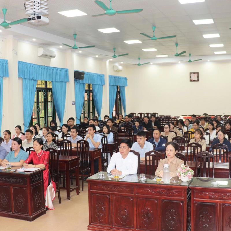 ĐẢNG VIÊN MỚI XÃ HIỂN KHÁNH THAM GIA LỚP BỒI DƯỠNG LÝ LUẬN CHÍNH TRỊ CHO ĐẢNG VIÊN MỚI KHÓA I VÀ BỒI DƯỠNG CHUYÊN ĐỀ NĂM 2026