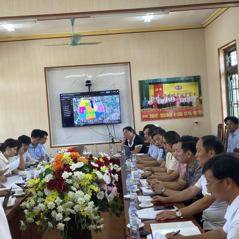Hội nghị trực tuyến của Tỉnh ủy tại điểm cầu xã về việc sơ kết 1 năm vận hành bộ máy của