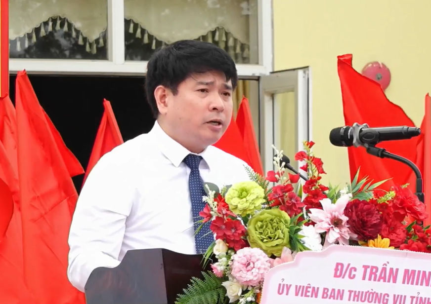 anh-anh-huy-1780819320-628556.png
