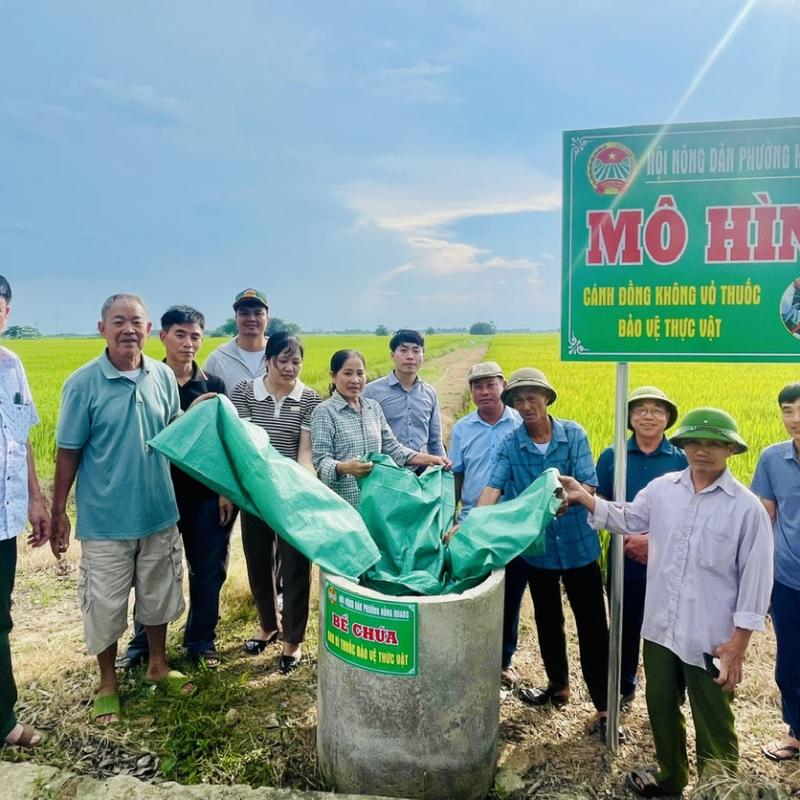 Hội Nông dân phường Hồng Quang triển khai thực hiện mô hình: Cánh đồng không vỏ thuốc bảo vệ thực vật