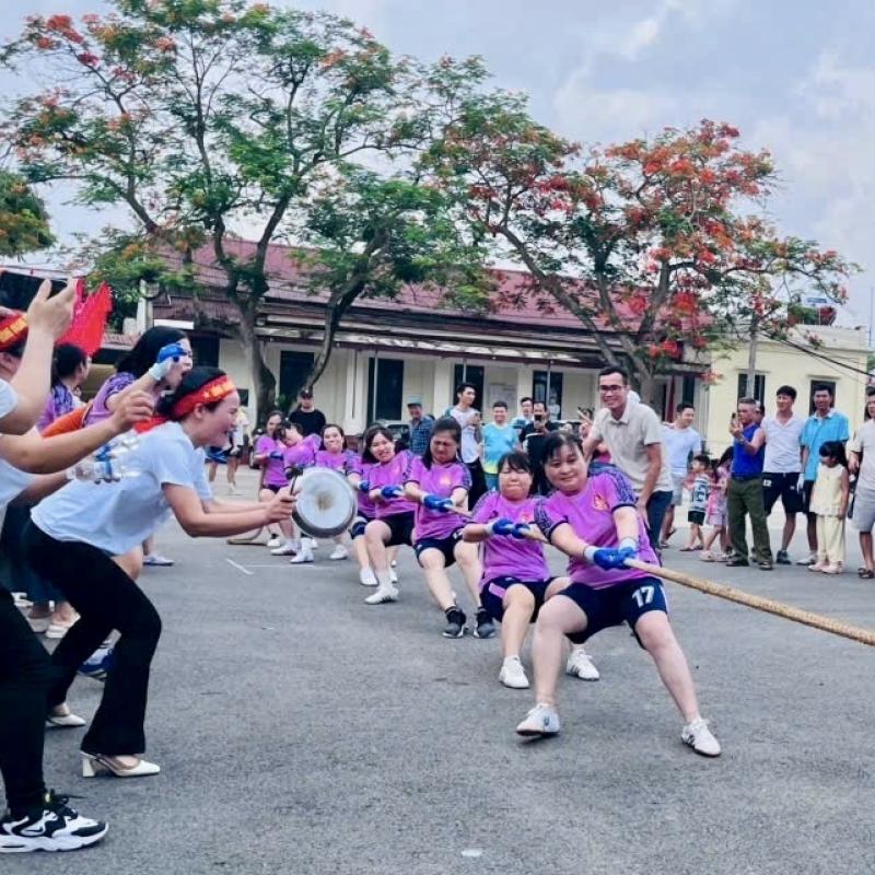 Sôi nổi giải kéo co tại Đại hội TDTT phường Hồng Quang lần thứ I năm 2026