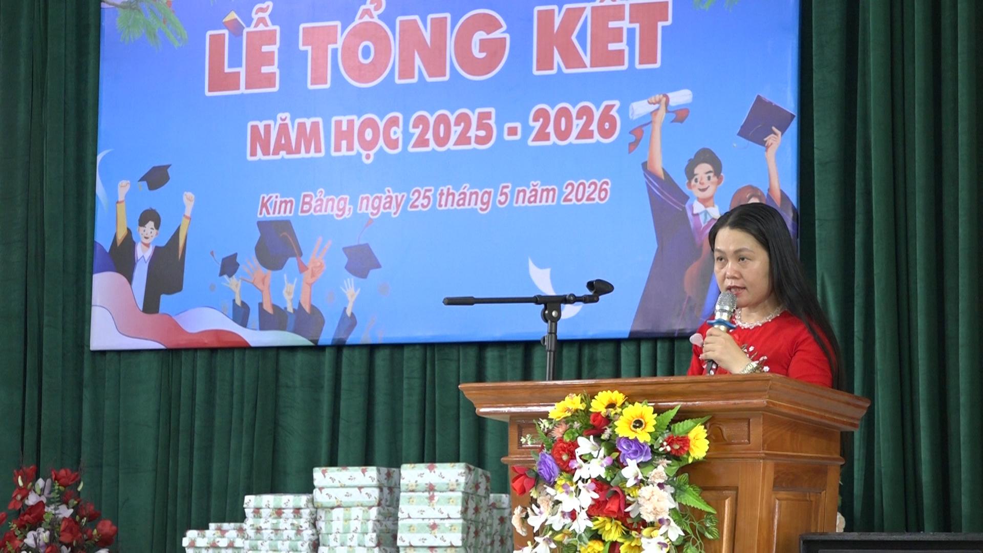 ba-vu-thi-kim-van-bi-thu-chi-bo-hieu-truong-truong-thcs-ngoc-son-bao-cao-ket-qua-nam-hoc-2025-2026-1.jpg