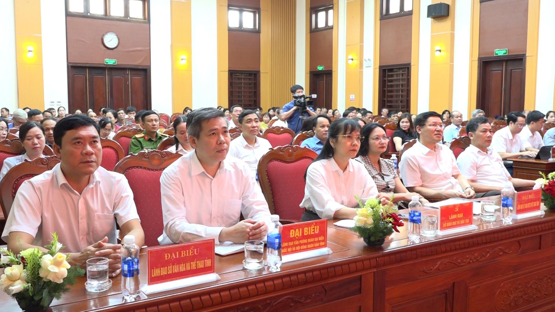 cac-dai-bieu-du-tai-hoi-nghi-tiep-xuc-cu-tri-1781584193-841693.jpg