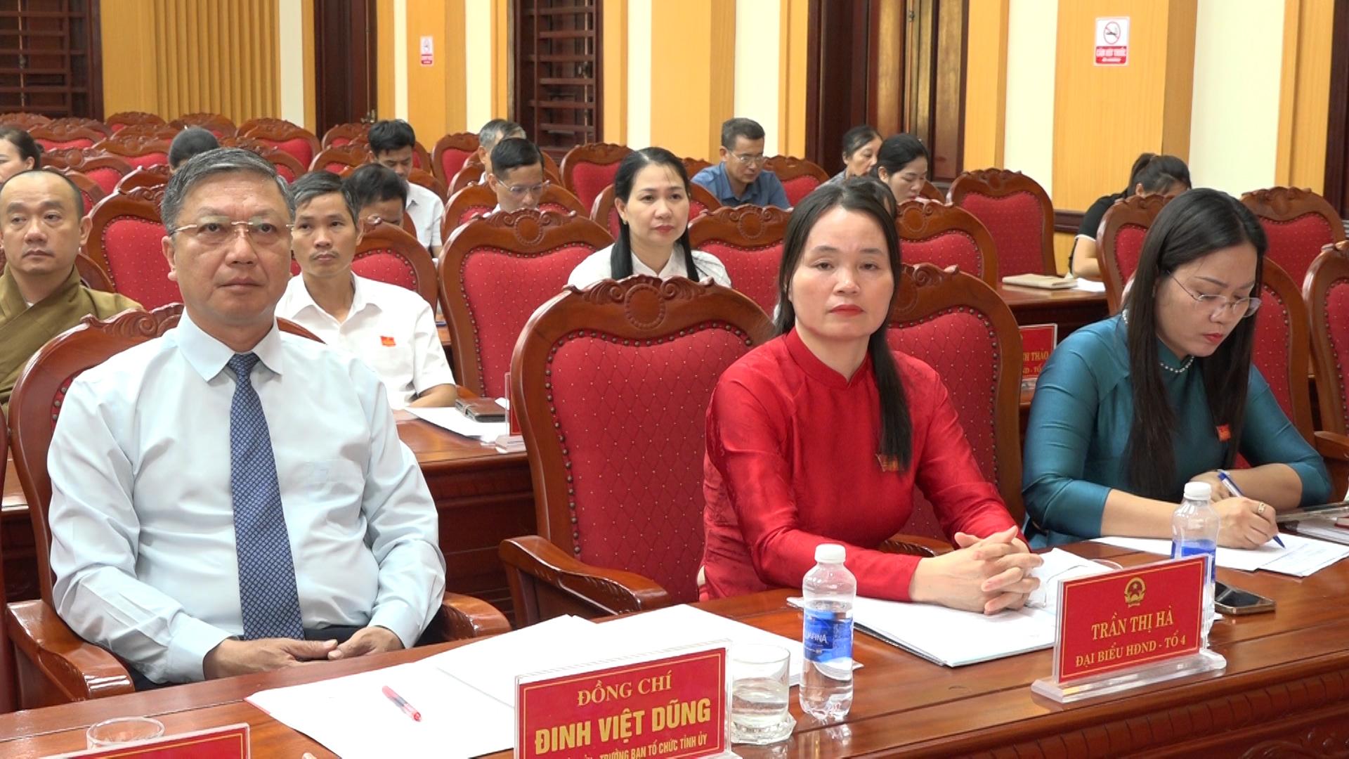 cac-dai-bieu-tham-du-tai-ky-hop-1782290810-948410.jpg