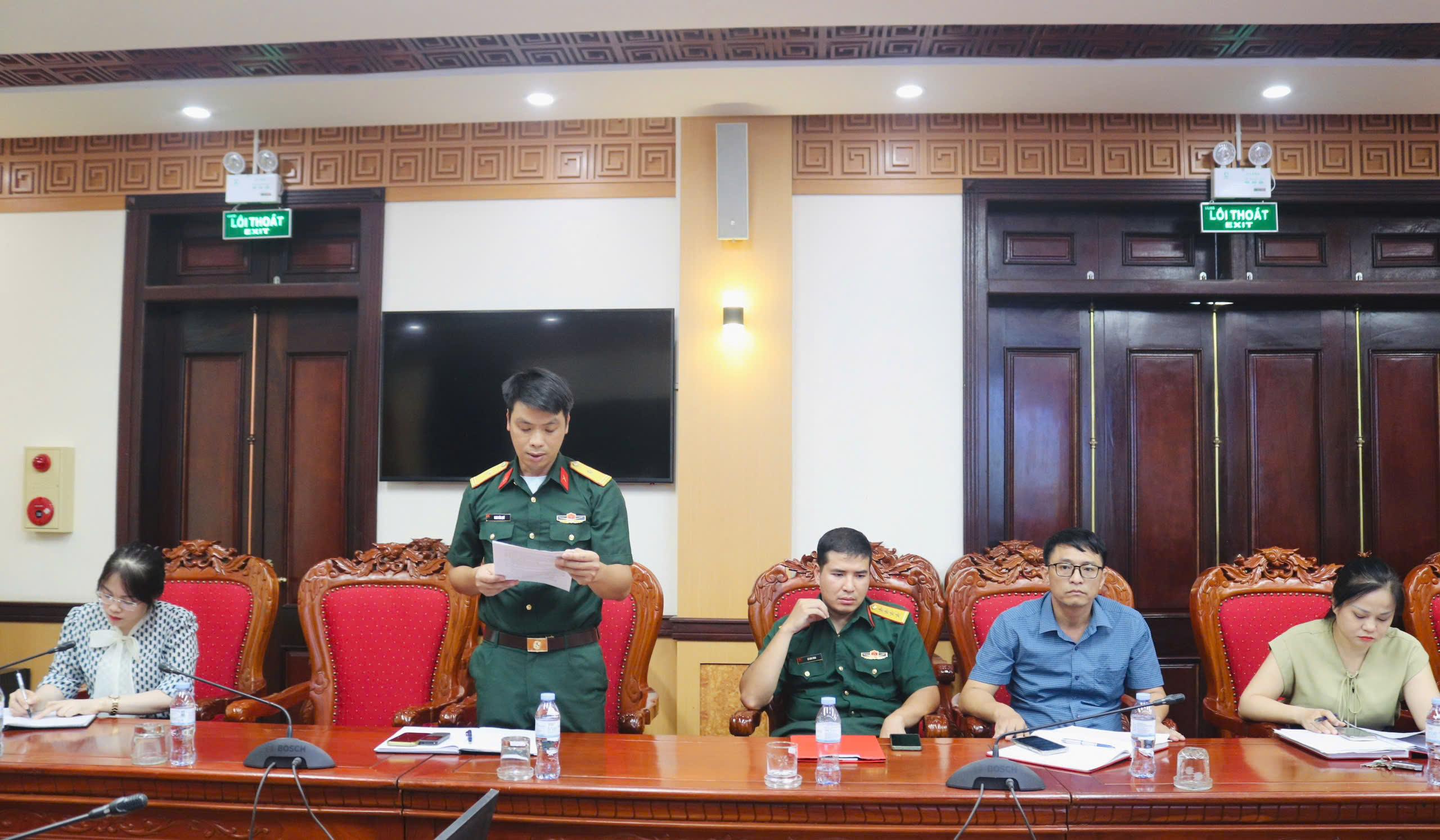 dai-dien-ban-chi-huy-quan-su-phuong-bao-cao-cac-noi-dung-chuan-bi-cho-ke-hoach-lay-mau-ban-giao-mau-.jpg