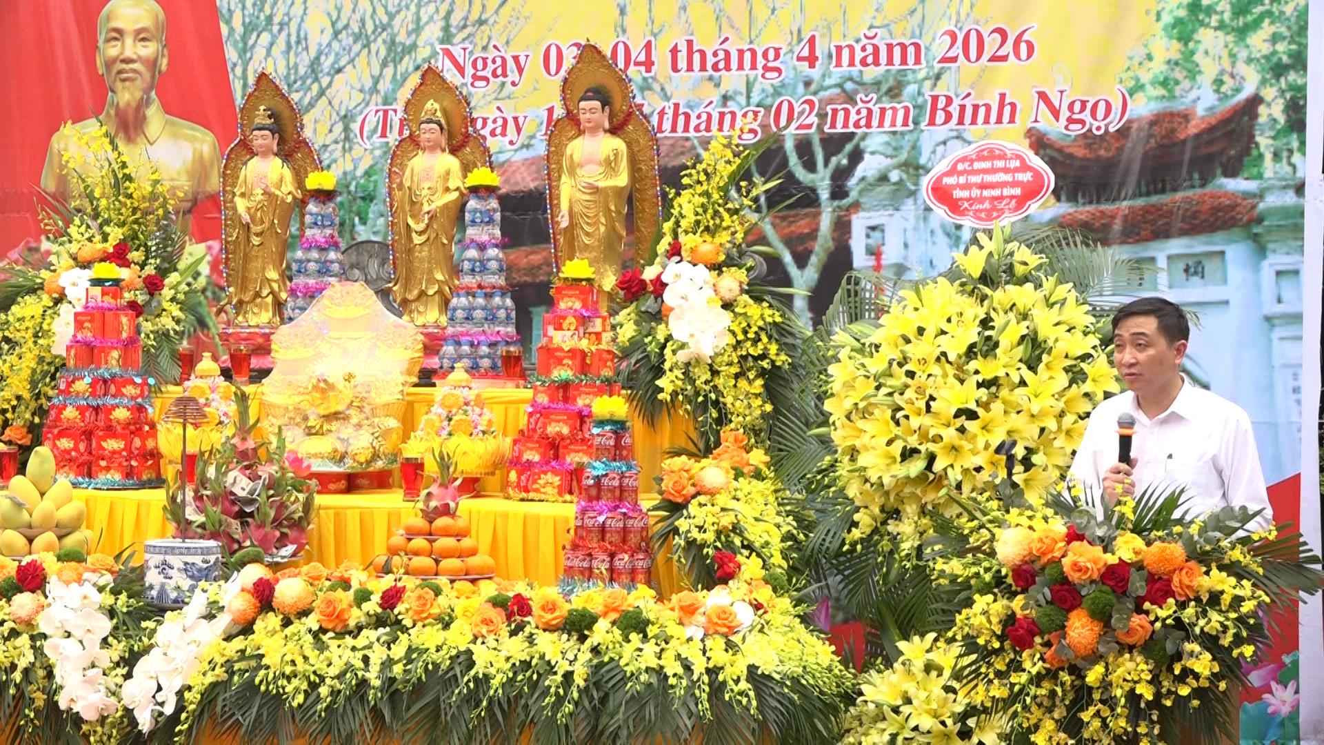 dong-chi-pham-dai-vuong-pho-bi-thu-chu-tich-ubnd-phuong-kim-bang-khai-mac-le-hoi-chua-ba-danh-177546.jpg