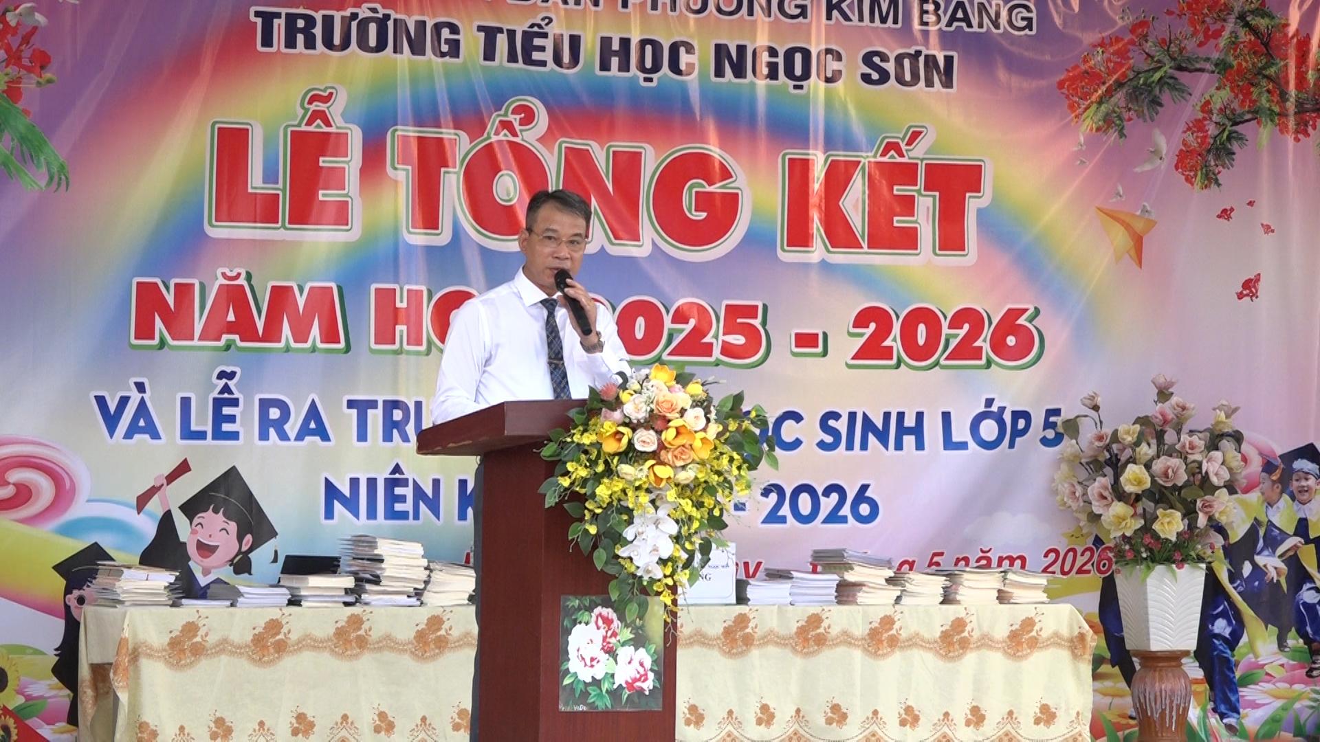 ong-nguyen-binh-cuong-bi-thu-chi-bo-hieu-truong-truong-tieu-hoc-ngoc-son-bao-cao-ket-qua-nam-hoc-202.jpg