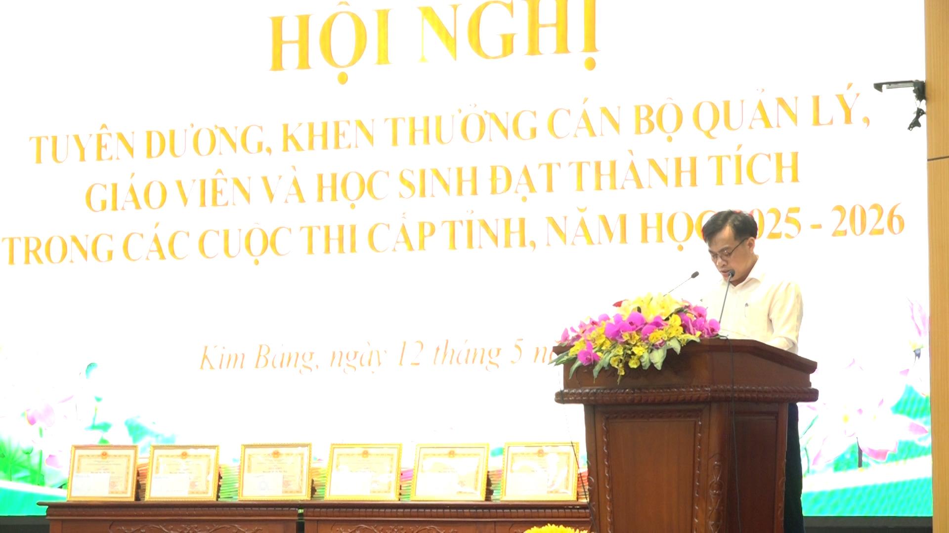 ong-tran-van-nguyen-hieu-truong-truong-thcs-chu-van-an-bao-cao-thanh-tich-hoc-sinh-gioi-nam-hoc-2025.jpg