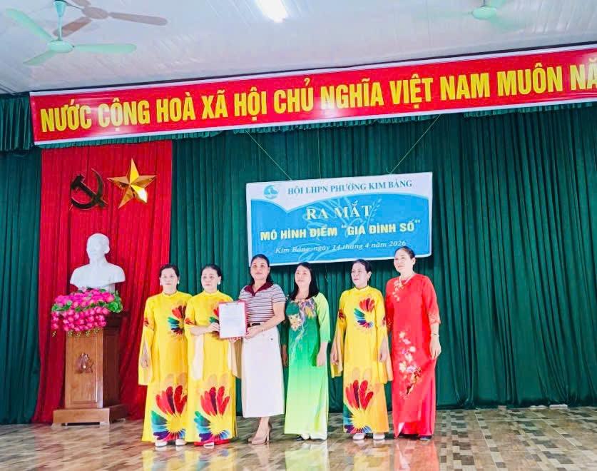 ra-mat-ban-chu-nhiem-mo-hinh-gia-dinh-so-1777427784-144154.jpeg
