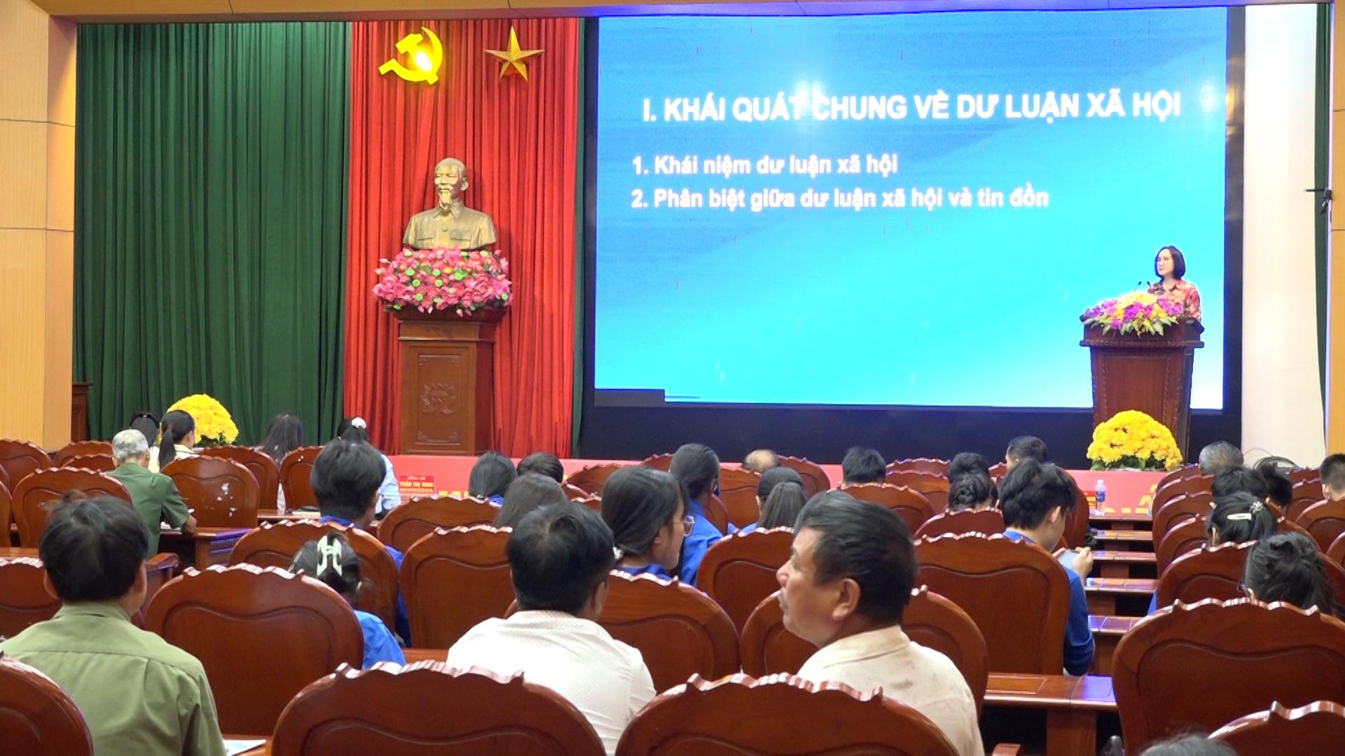 toan-canh-hoi-nghi-6-1782186259-158420.jpg
