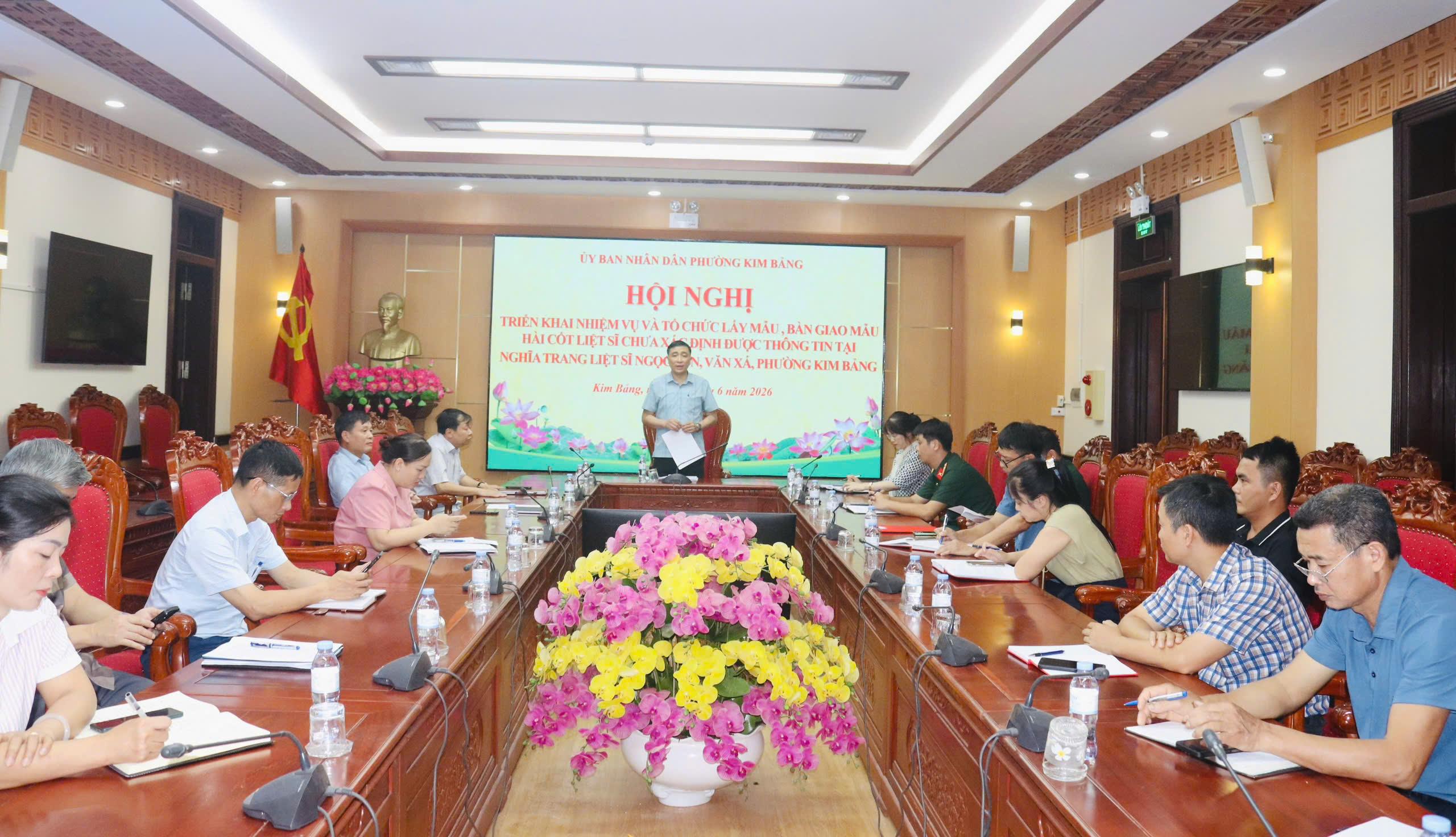 toan-canh-hoi-nghi-9-1782382209-450492.jpg