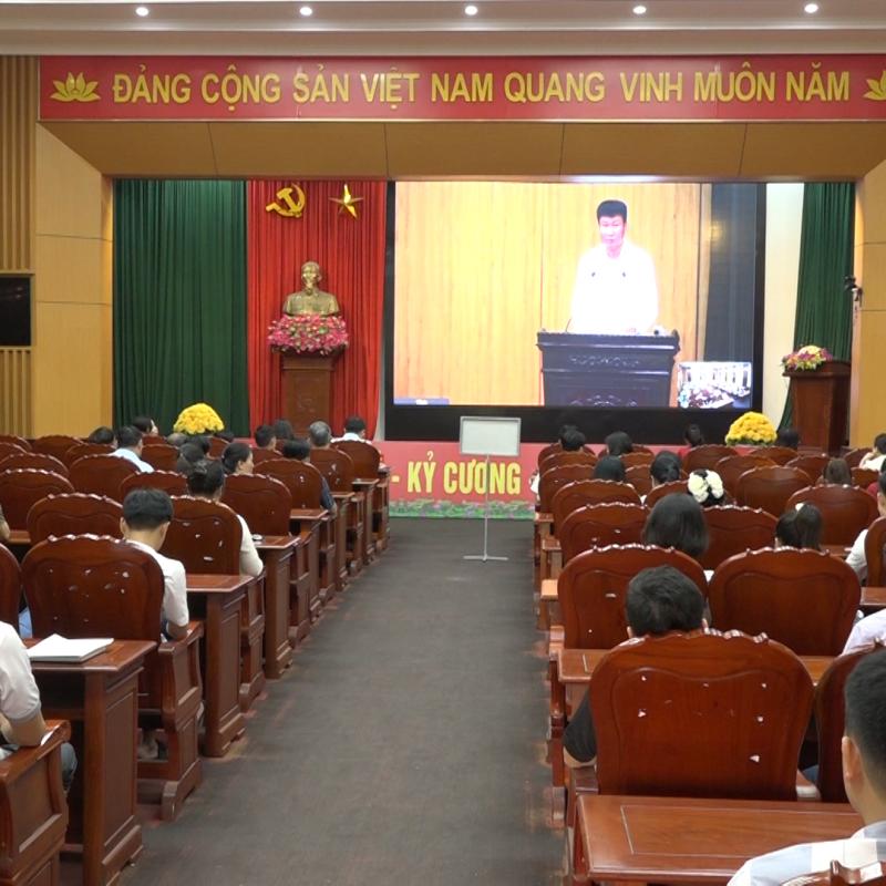 Phường Kim Bảng tham dự hội nghị nghiên cứu, học tập, quán triệt, tuyên truyền và triển khai thực hiện các văn bản của Trung ương và của tỉnh