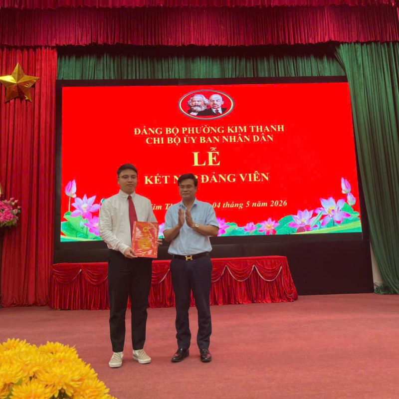 Chi bộ UBND phường Kim Thanh tổ chức Lễ kết nạp Đảng viên