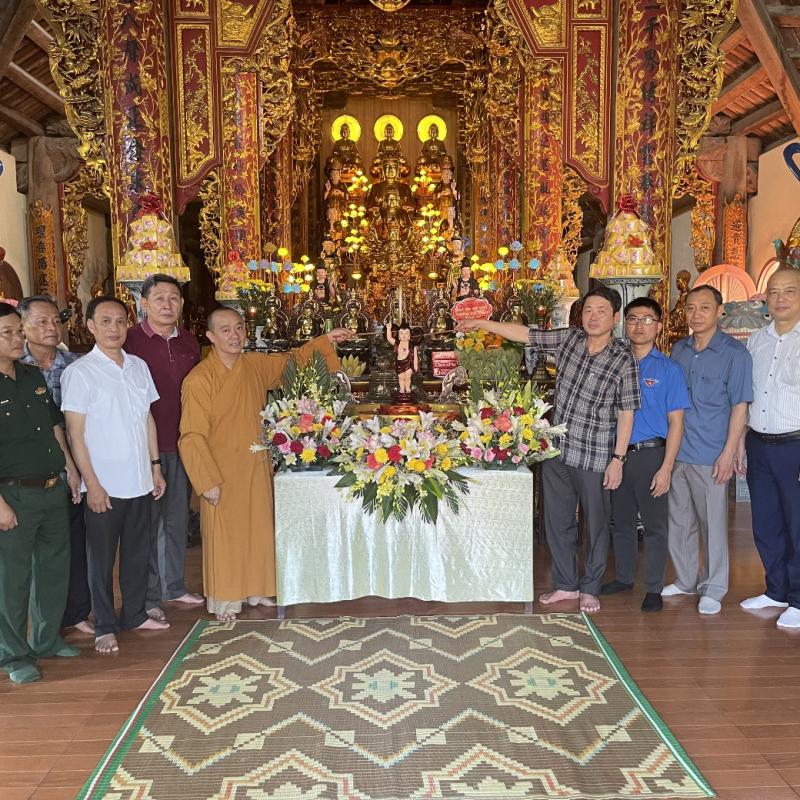 Lãnh đạo phường Kim Thanh tổ chức các đoàn thăm, chúc mừng cơ sở phật giáo nhân dịp đại lễ Phật đản PL.2570