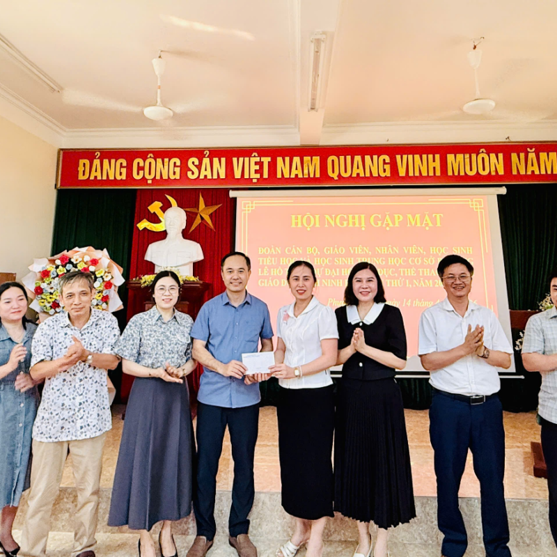 Phường Lê Hồ tổ chức Hội nghị gặp mặt Đoàn cán bộ, giáo viên, nhân viên và học sinh tham dự Đại hội thể dục, thể thao ngành giáo dục