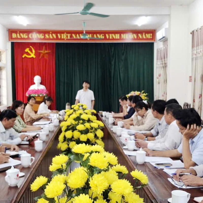 UBND xã Liêm Hà thống nhất phương án thu gom rác thải sinh hoạt  tại nguồn trên địa bàn xã