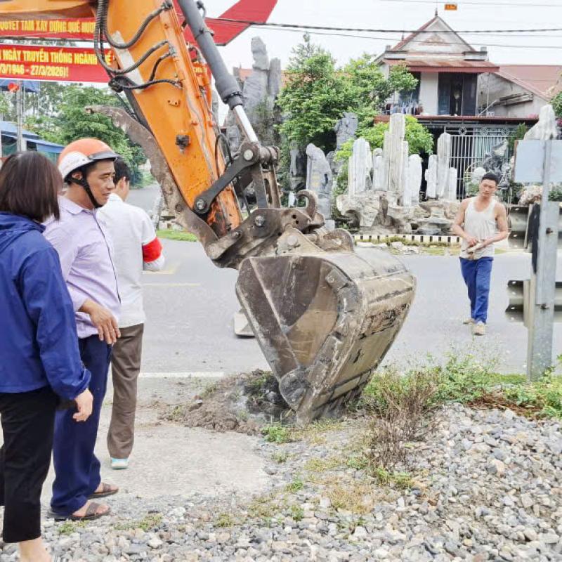 Xã Liêm Hà tổ chức đóng và thu hẹp các lối đi tự mở ngang qua đường sắt Bắc – Nam thuộc thôn Nguyễn Trung và thôn Hoàng Mai Yên