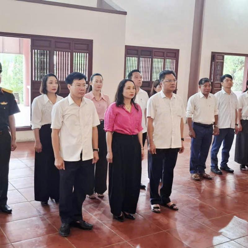 ĐẢNG UỶ - HĐND - UỶ BAN NHÂN DÂN - UỶ BAN MTTQ XÃ  LIÊM HÀ TỔ CHỨC LỄ DÂNG HƯƠNG KỶ NIỆM 136 NĂM NGÀY SINH CHỦ TỊCH HỒ CHÍ MINH (19/5/1890-19/5/2026)