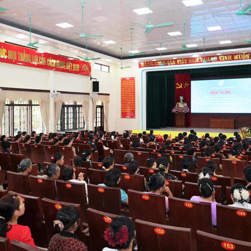 HỘI LHPN XÃ LIÊN MINH TỔ CHỨC HỘI NGHỊ TẬP HUẤN, TRIỂN KHAI CÁC ĐỀ ÁN HỖ TRỢ PHỤ NỮ KHỞI NGHIỆP, TẠO VIỆC LÀM TRONG GIAI ĐOẠN MỚI