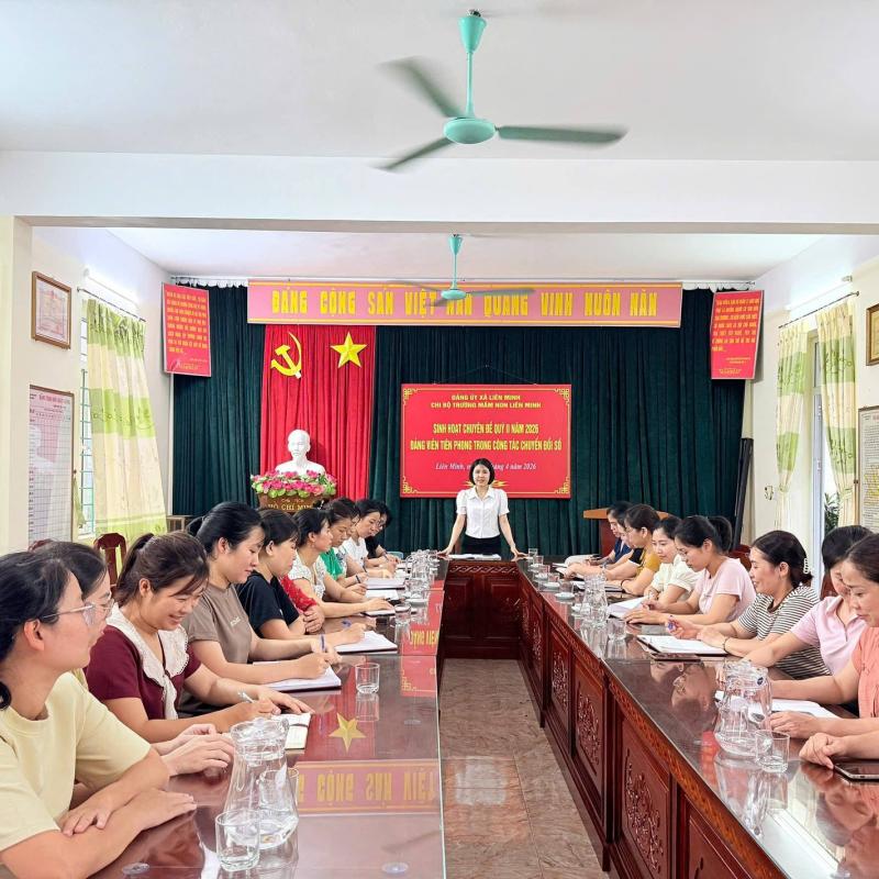 Chi bộ Trường Mầm non Liên Minh đã tổ chức triển khai chuyên đề: “Đảng viên tiên phong trong công tác chuyển đổi số”