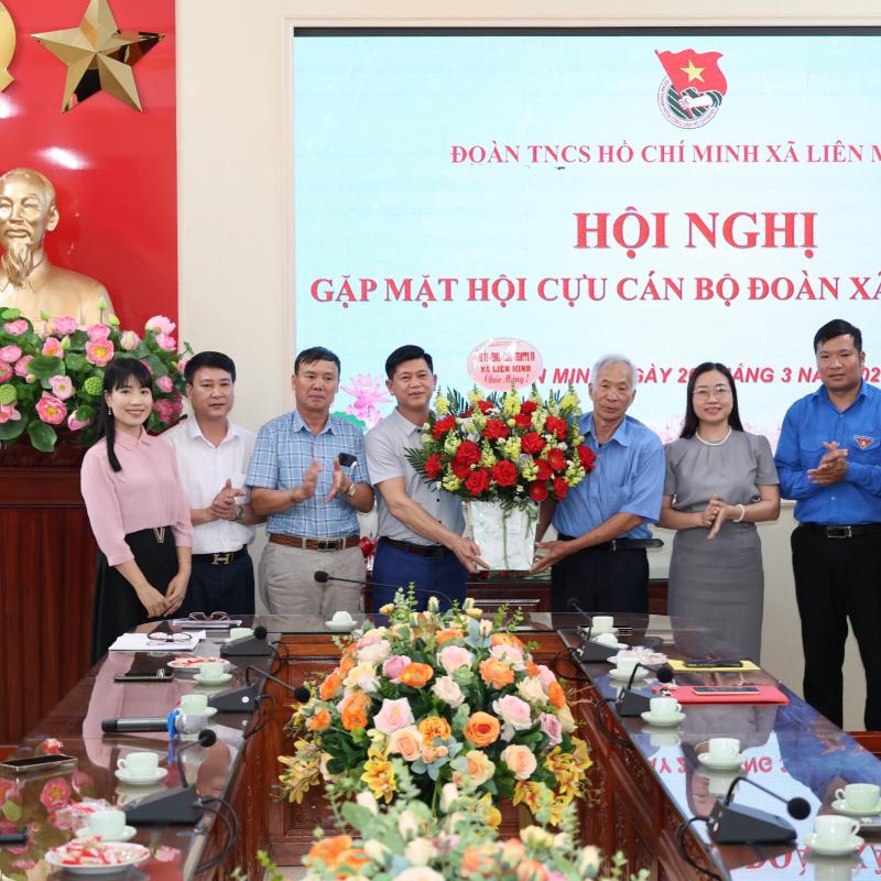 Hội nghị gặp mặt cựu cán bộ Đoàn xã Liên Minh
