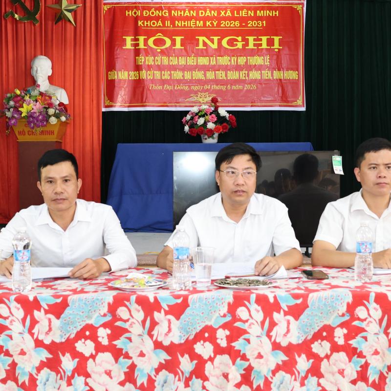 Đồng chí Trần Duy Năng, Phó Bí thư Đảng uỷ, Chủ tịch UBND xã và đại biểu HĐND xã khoá II tiếp xúc cử tri trước kỳ họp thường lệ giữa năm 2026