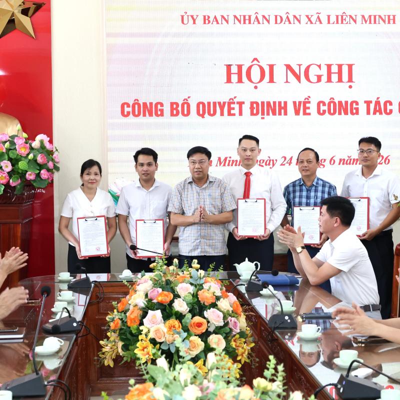 Xã Liên Minh công bố Quyết định về công tác cán bộ