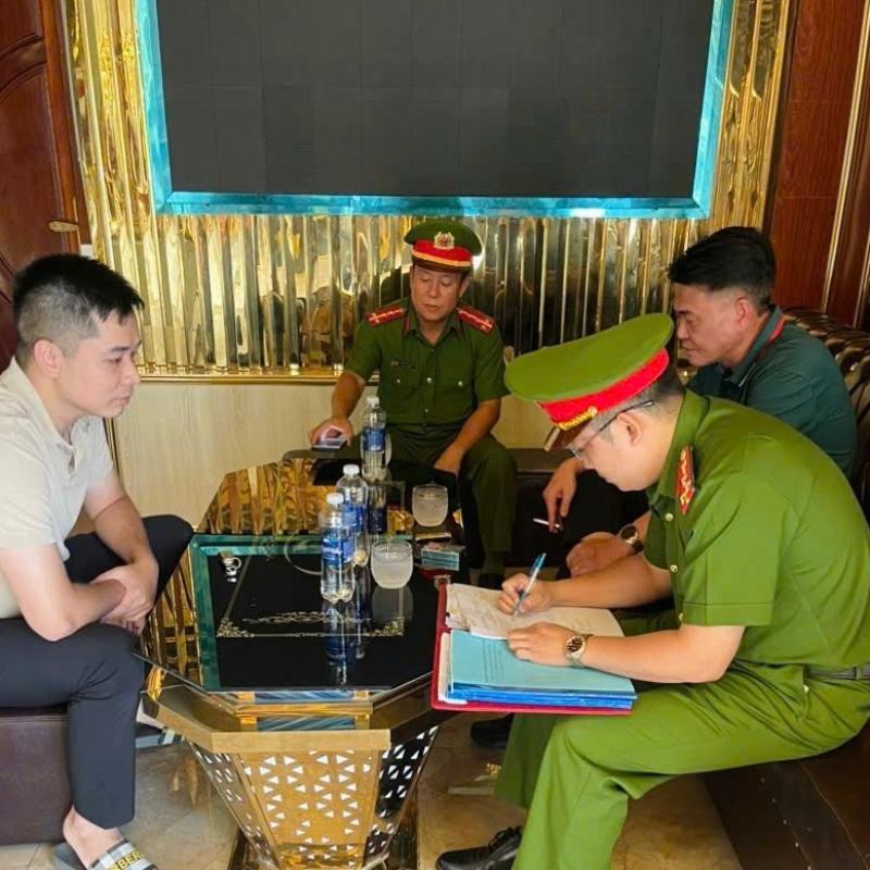 Công an phường Lý Thường Kiệt tăng cường công tác phòng ngừa, ngăn chặn tội phạm và vi phạm pháp luật về ma túy tại các cơ sở kinh doanh karaoke trên địa bàn