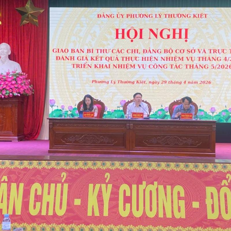 Hội nghị giao ban Bí thư các chi, đảng bộ cơ sở và trực thuộc Đảng uỷ đánh giá kết quả thực hiện nhiệm vụ tháng 4; triển khai nhiệm vụ công tác tháng 5/2026