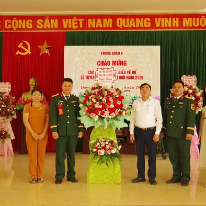 ĐẠI DIỆN ĐẢNG ỦY, HĐND, UBND, ỦY BAN MTTQ VIỆT NAM PHƯỜNG LÝ THƯỜNG KIỆT DỰ LỄ TUYÊN THỆ CHIẾN SĨ MỚI NĂM 2026 TẠI TRUNG ĐOÀN 8 SƯ ĐOÀN 395 VÀ TRUNG ĐOÀN 165 QUÂN ĐOÀN 12