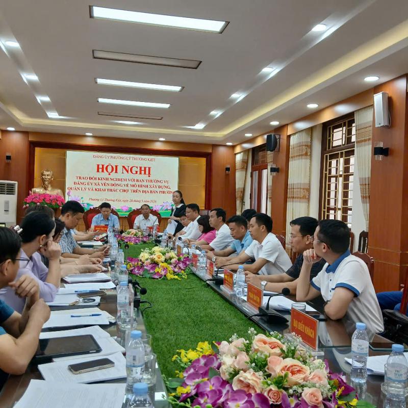 Hội nghị trao đổi kinh nghiệm với Ban Thường vụ Đảng ủy xã Yên Đồng về  mô hình xây dựng, quản lý và khai thác chợ trên địa bàn phường Lý Thường Kiệt.