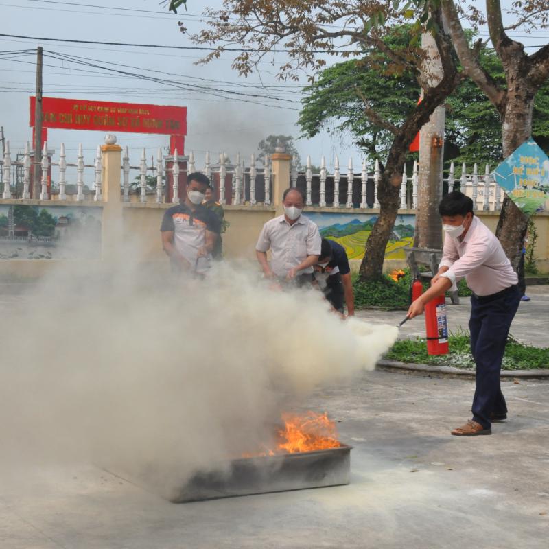 Xã Minh Tân tổ chức diễn tập phương án phòng cháy, chữa cháy và cứu nạn, cứu hộ tại trường học