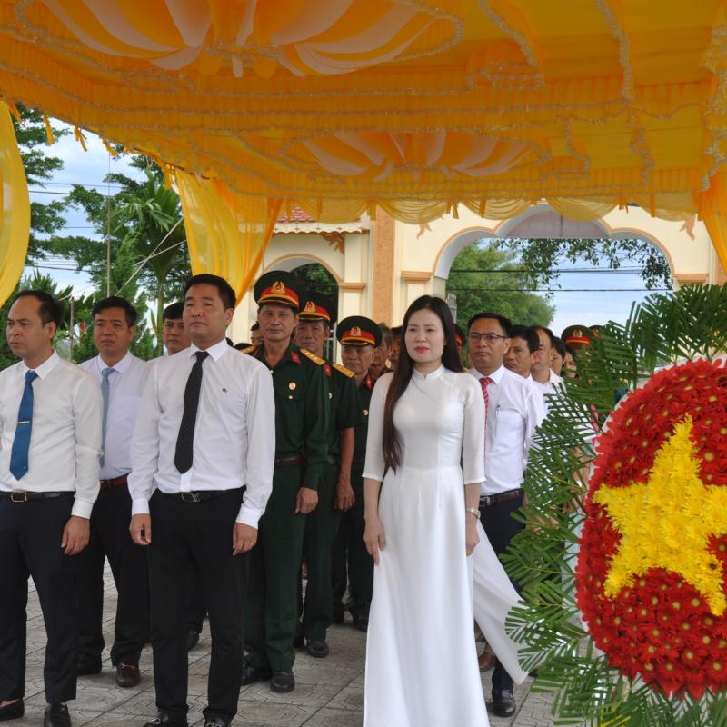 Xã Minh Tân tổ chức lễ động thổ, dâng hương phục vụ lấy mẫu hài cốt liệt sĩ chưa xác định thông tin để giám định ADN