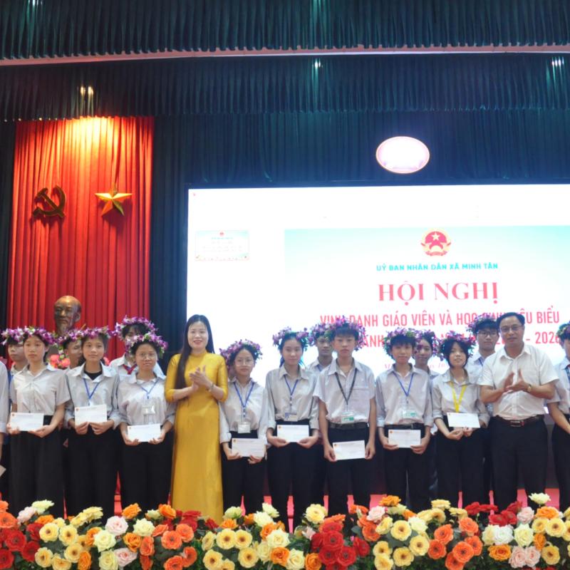 Xã Minh Tân vinh danh giáo viên, học sinh đạt thành tích cao cấp tỉnh năm học 2025–2026