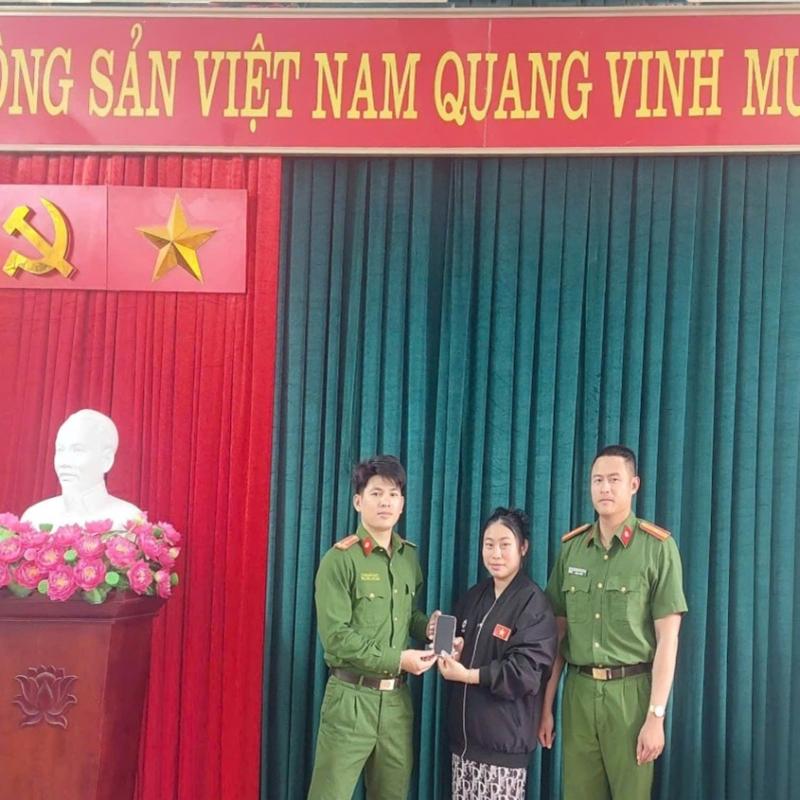CÔNG AN XÃ MINH TÂN KỊP THỜI TÌM LẠI VÀ TRAO TRẢ TÀI SẢN ĐÁNH RƠI CHO NGƯỜI DÂN