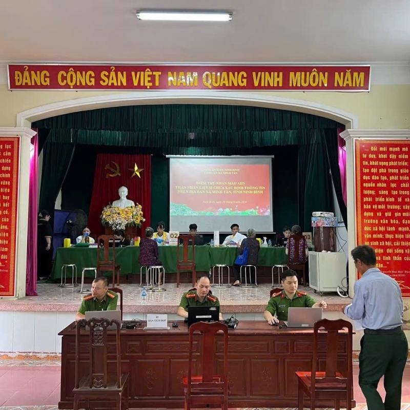 Công an xã Minh Tân phối hợp tổ chức thu nhận mẫu ADN thân nhân liệt sĩ, đảm bảo an ninh trật tự phục vụ chiến dịch “ 500 ngày đêm”
