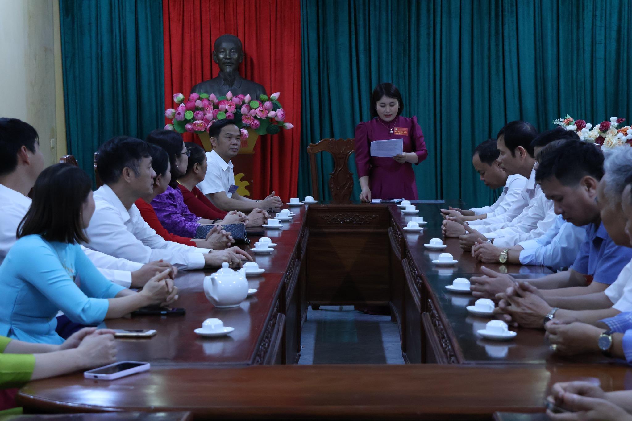 Ban Chấp hành khóa mới họp kiện toàn các chức danh (1)