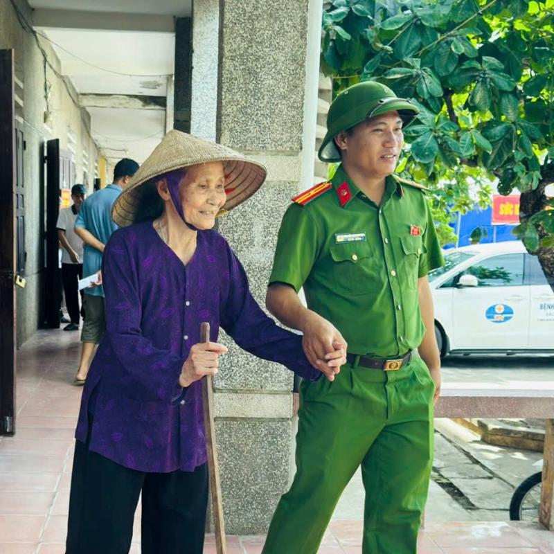 Công an xã Nghĩa Sơn nâng cao tinh thần trách nhiệm trong công tác bảo đảm ANTT và hỗ trợ người dân trong đợt khám và chăm sóc sức khỏe toàn dân trên địa bàn xã năm 2026