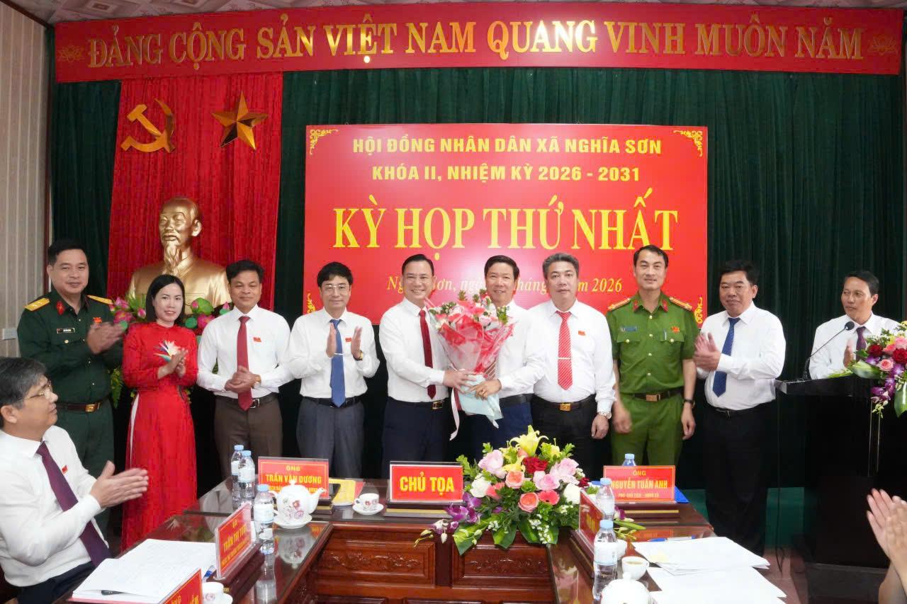 anh-dong-chi-chu-tich-tang-hoa-1774620784-404140.jpg