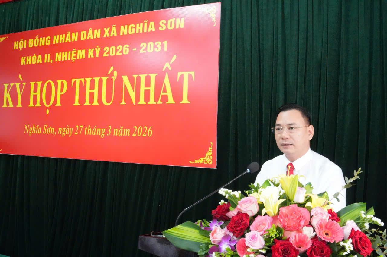 anh-dong-chi-chu-tich-ubnd-xa-1774621145-718314.jpg