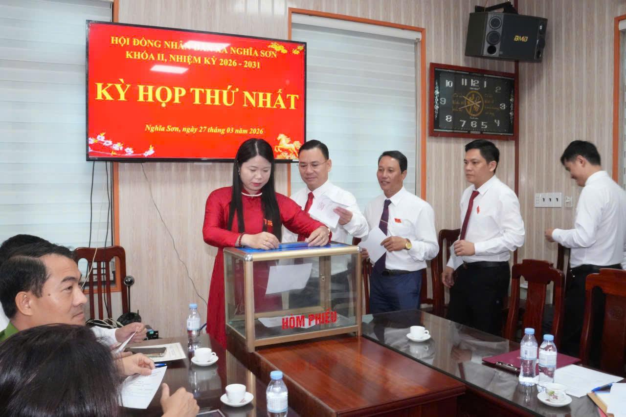 anh-dong-chi-pho-bttt-bo-phieu-1774620480-594453.jpg