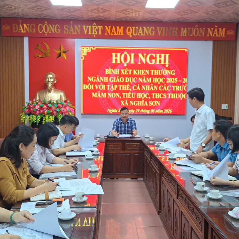 XÃ NGHĨA SƠN TỔ CHỨC HỘI NGHỊ BÌNH XÉT KHEN THƯỞNG NGÀNH GIÁO DỤC NĂM HỌC 2025–2026