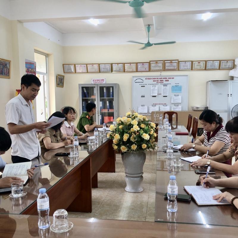 Đoàn kiểm tra liên ngành bảo đảm an toàn thực phẩm phường Nguyễn Uý kiểm tra công tác bảo đảm an toàn thực phẩm tại Trường Mầm non Tân Sơn