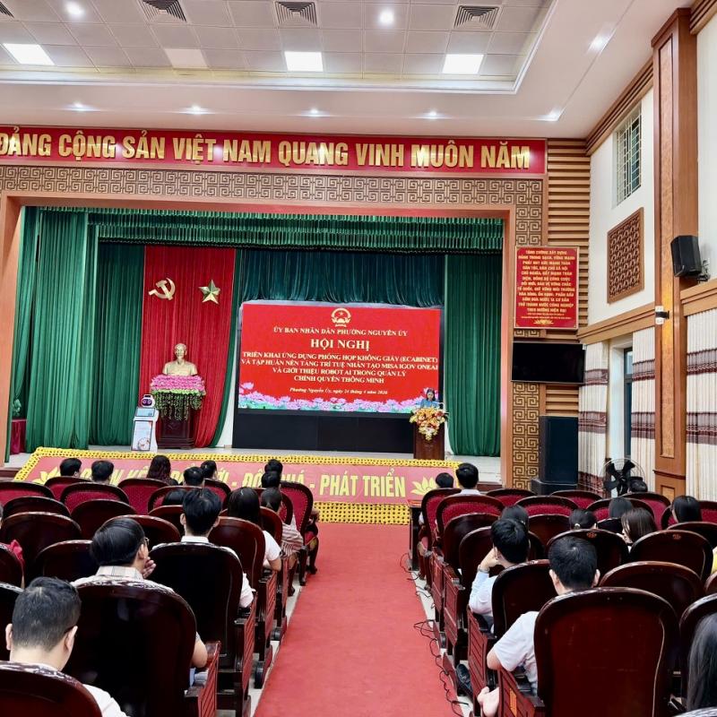 UBND phường Nguyễn Uý triển khai ứng dụng phòng họp không giấy và tập huấn nền tảng trí tuệ nhân tạo