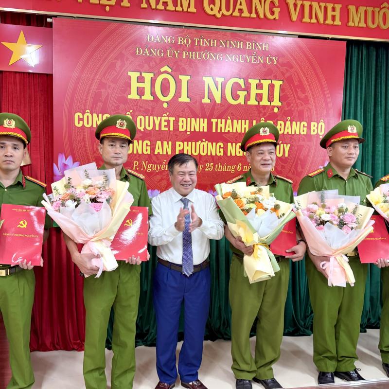 Hội nghị công bố Quyết định thành lập Đảng bộ Công an phường Nguyễn Uý