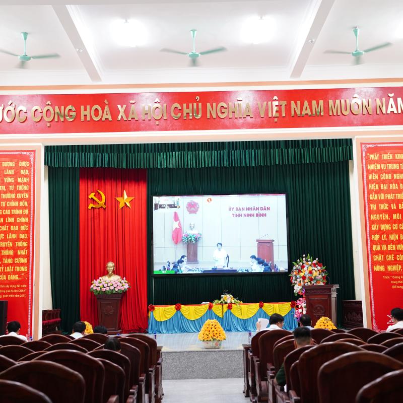 XÃ PHONG DOANH THAM DỰ HỘI NGHỊ TRỰC TUYẾN SƠ KẾT QUÝ I NĂM 2026 VỀ PHÁT TRIỂN KHOA HỌC, CÔNG NGHỆ, CHUYỂN ĐỔI SỐ VÀ ĐỀ ÁN 06