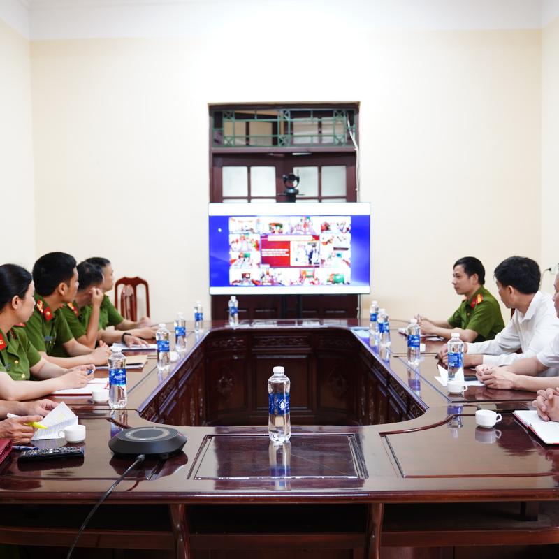 XÃ PHONG DOANH THAM DỰ HỘI NGHỊ QUÁN TRIỆT, TRIỂN KHAI CHỈ THỊ CỦA BAN BÍ THƯ VỀ CÔNG TÁC PHÒNG CHÁY, CHỮA CHÁY VÀ CỨU NẠN, CỨU HỘ