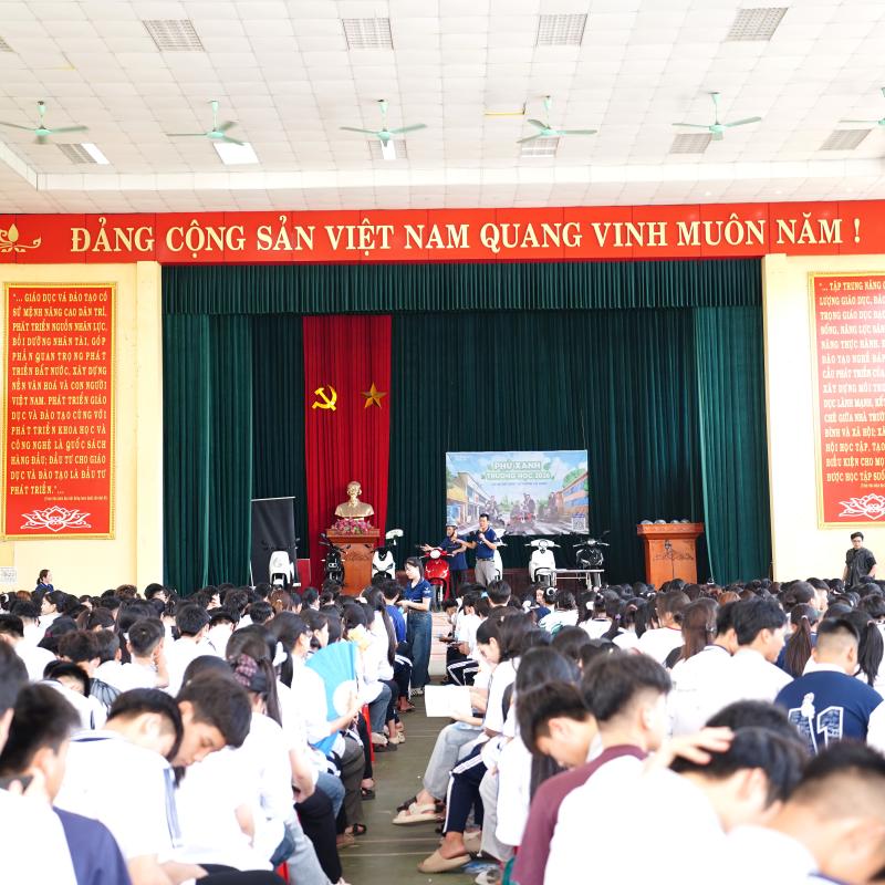 HỘI NGHỊ TUYÊN TRUYỀN AN TOÀN GIAO THÔNG VỚI CHỦ ĐỀ “PHỦ XANH TRƯỜNG HỌC 2026 – LÁI XE AN TOÀN VÌ TƯƠNG LAI XANH”