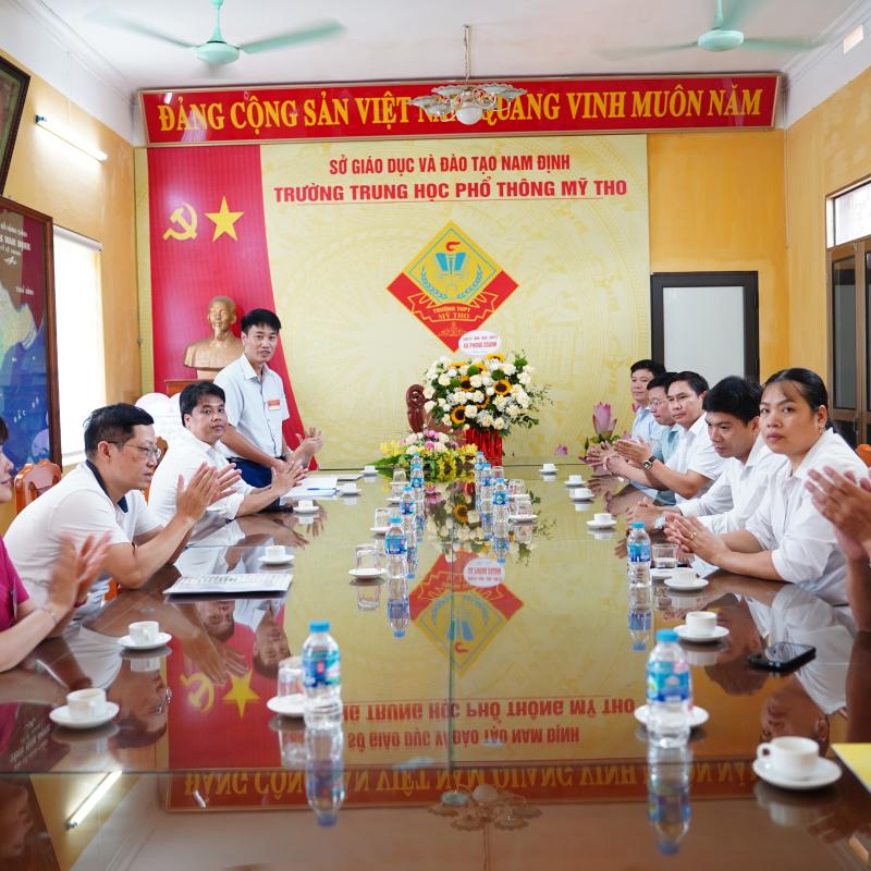 ĐOÀN ĐẠI BIỂU XÃ PHONG DOANH ĐẾN THĂM, ĐỘNG VIÊN HỘI ĐỒNG COI THI TUYỂN SINH VÀO LỚP 10 THPT NĂM HỌC 2026 – 2027